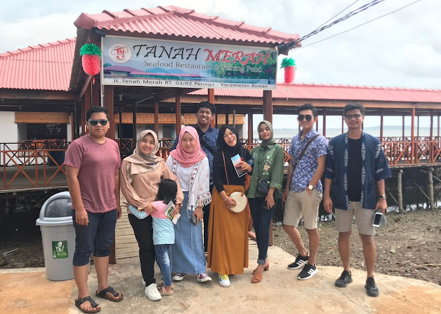 Menikmati Makan Siang di Tanah Merah Seafood Restaurant & Fishing Pond