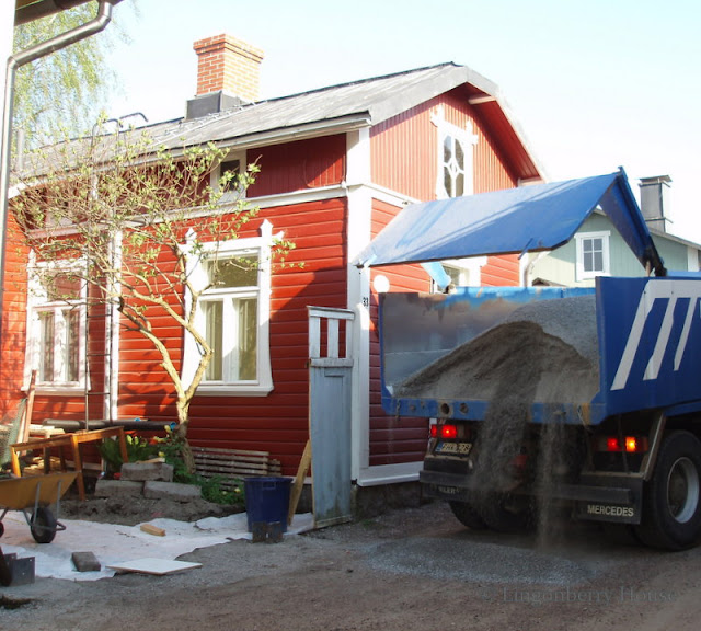 lingonberryhouse, house renovation, remontointi, pihahommat, sadevesijärjestelmä