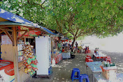 Jajan di Area Wisata Pacitan Mahal, Wisatawan Kapok !