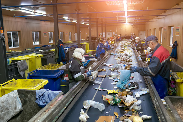 Sacs en plastique, plastique souple, bouchon de bouteille embrouilleront les convoyeurs des installations de recyclage.