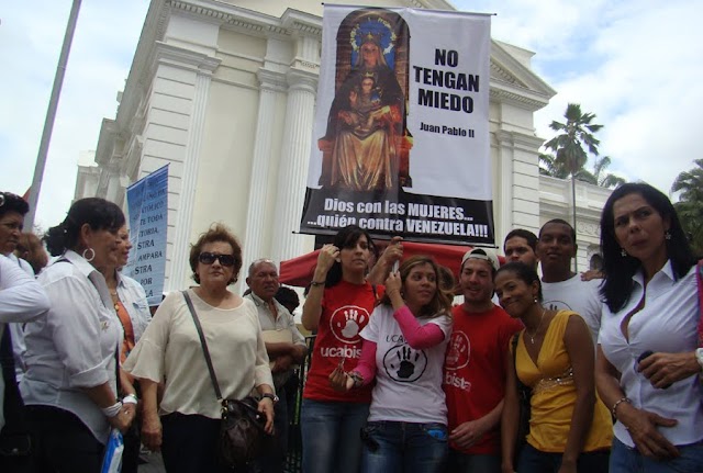 Chavistas profanan el Santísimo y sabotean Eucaristía mientras el Cardenal Urosa era "Interpelado" en la Asamblea Nacional