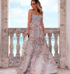  Hoje vamos nos inspirar  com belos vestidos, qual é a mulher que não gosta de um vestido elegante? Vestidos é um look muito charmoso que fica bem em ocasiões especiais como: vestido para ir ao casamento, festa, madrinha de casamento, formatura, são ocasiões que com certeza um belo vestido faz toda a diferença. E agora vamos nos inspirar em alguns modelos: