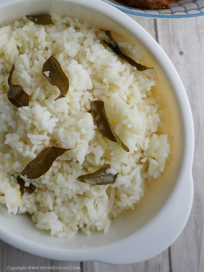 Nasi Minyak Daun Kari