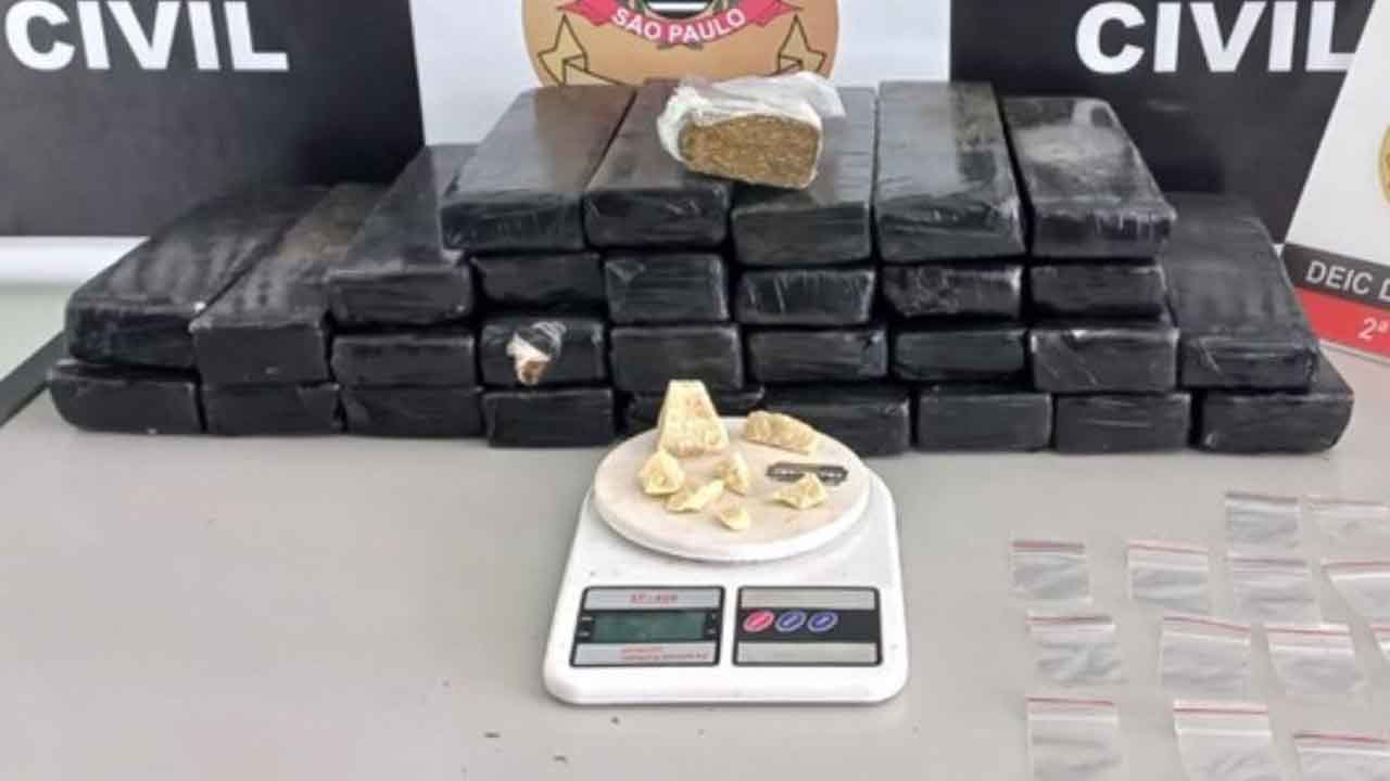 Polícia Civil apreende 30 tijolos de maconha em Bauru