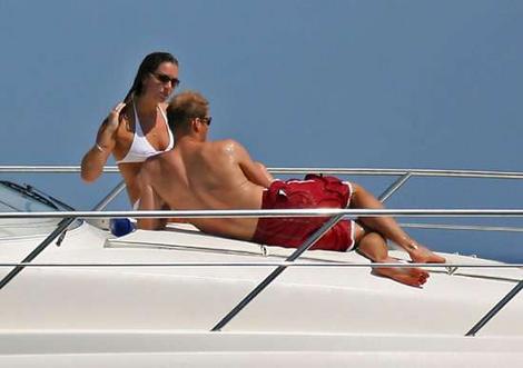 kate middleton pippa middleton_03. william kate engagement.