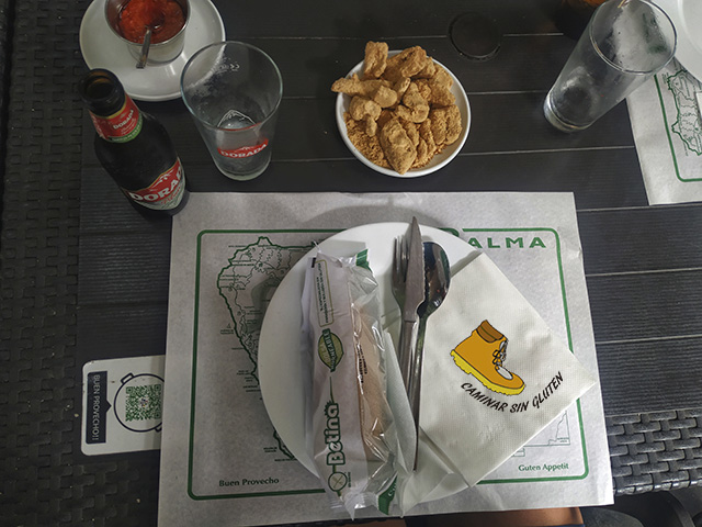 Servicio de mesa para una celiaca en el Restaurante Chipi-Chipi Isla de La Palma