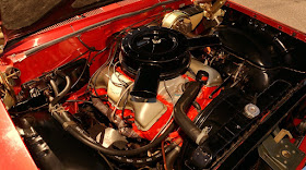 1961 Chevrolet Impala SS Engine 01