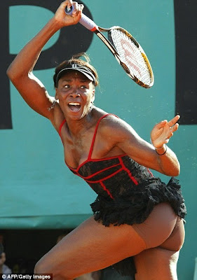 Venus Williams dressing in Roland Garros 2010 www.coolpicturegallery.net