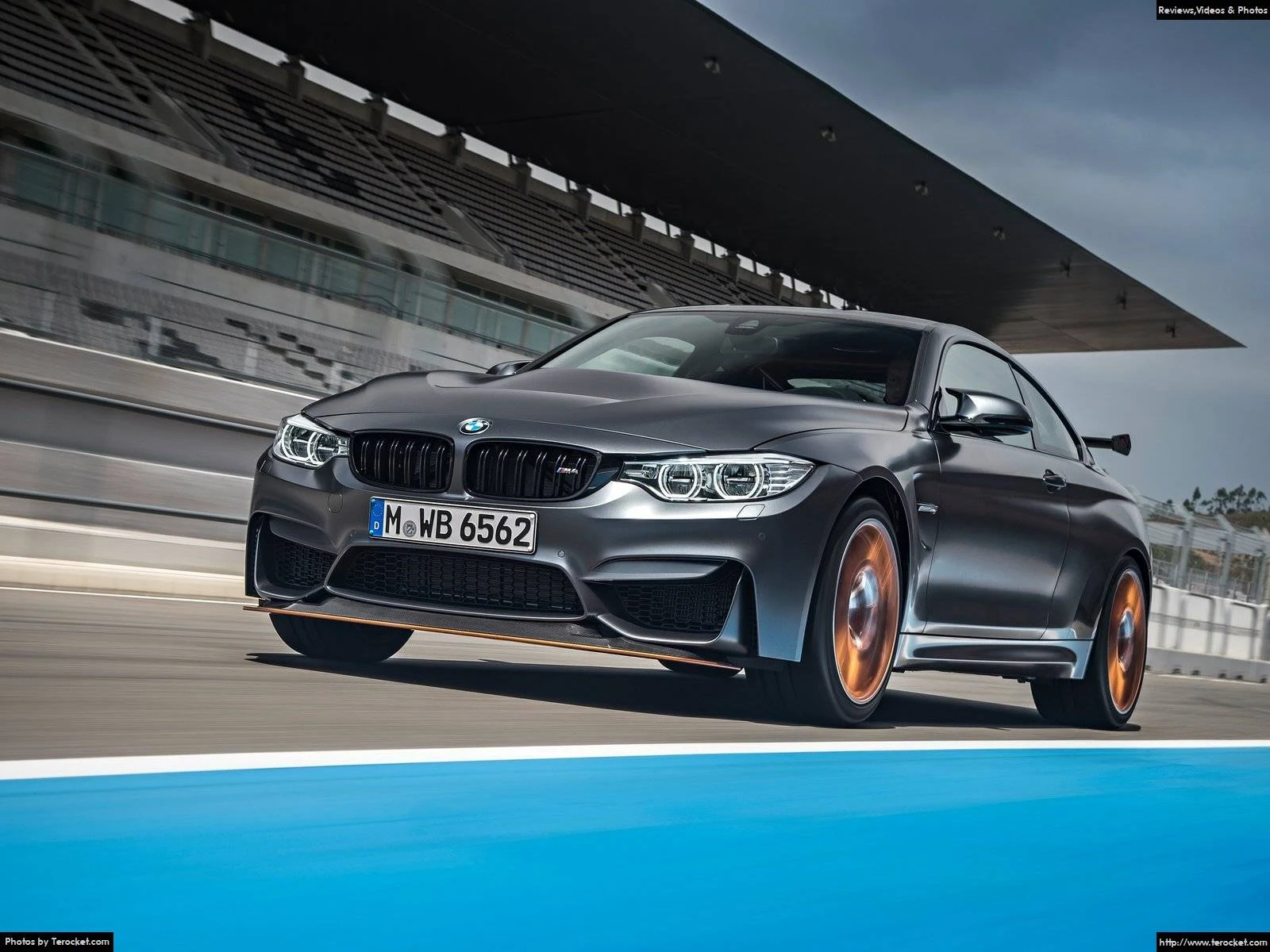 Hình ảnh xe ô tô BMW M4 GTS 2016 & nội ngoại thất