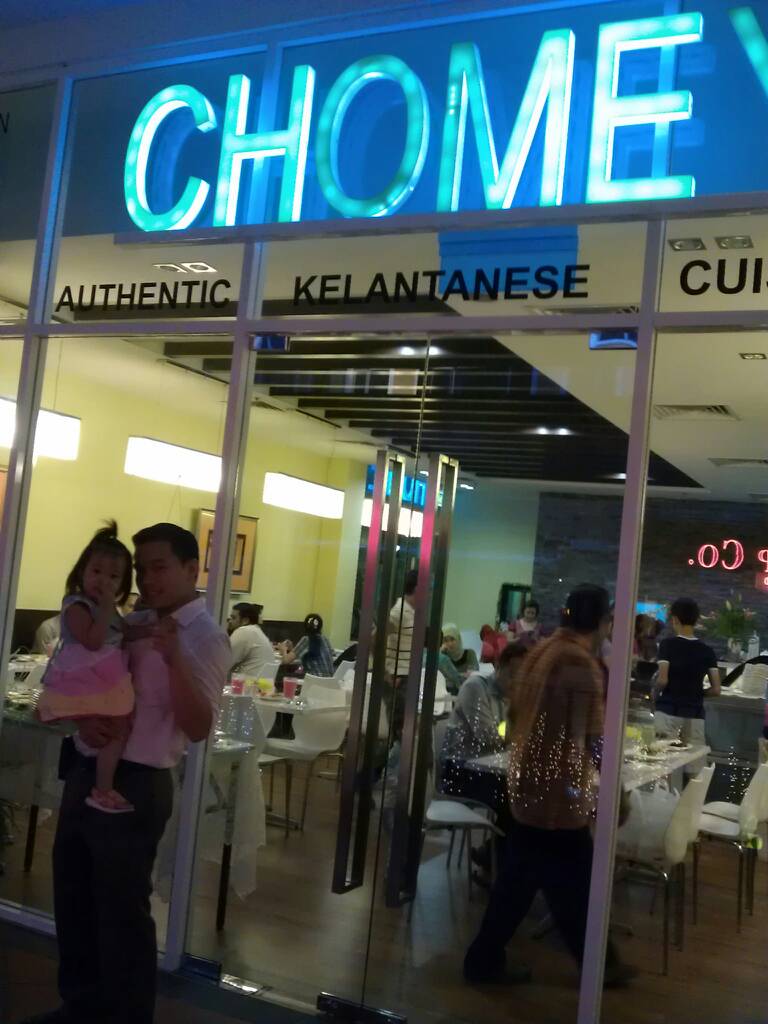 MOLeK MoLeK : : :: Berbuka di Chomey, The Curve Damansara 