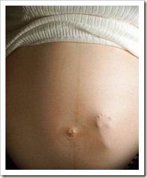 belly-baby-foot