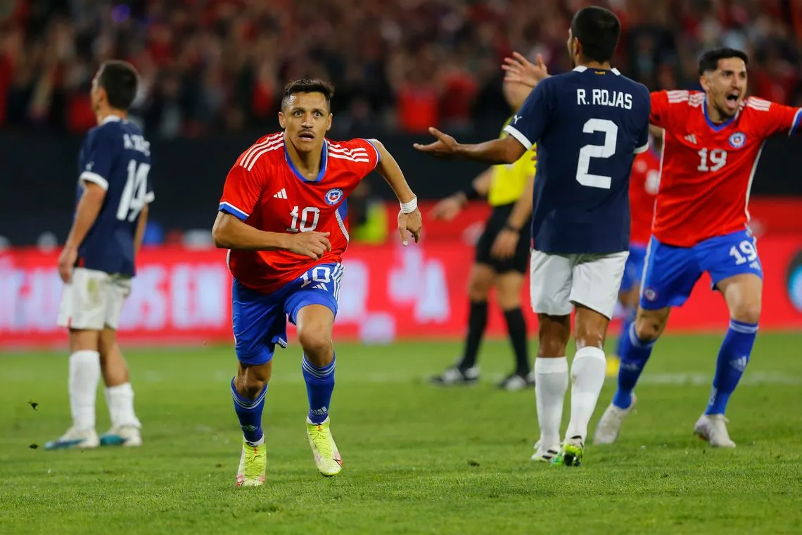 Alexis Sanchez produced bizarre 92nd minute winner for Chile vs Paraguay