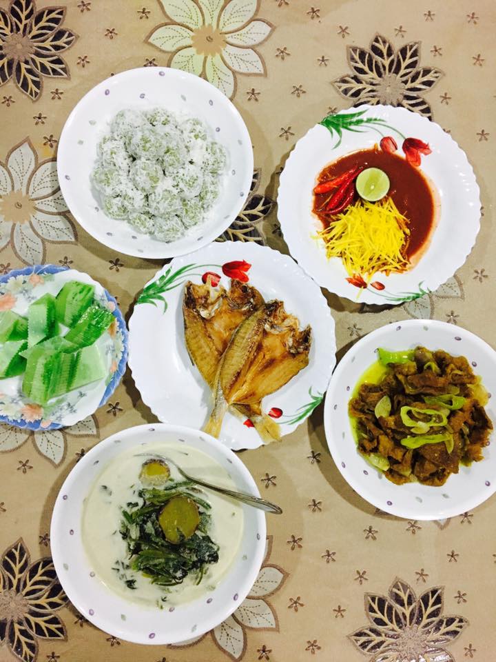 Cik Wan Kitchen Daging Goreng Kunyit untuk berbuka dan bersahur..