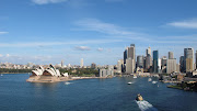It's hard not to notice the Opera House in Sydney (img )