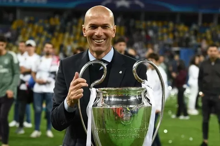 Zinedine Zidane turns down €150m offer to return to management
