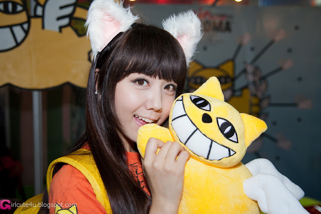 1 Kim Ha Eum - Seoul Character & Licensing Fair 2012-Very cute asian girl - buntink.blogspot.com