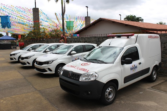 Prefeitura de Macajuba recebeu três novos veículos através da PMAQ e mais ambulância.