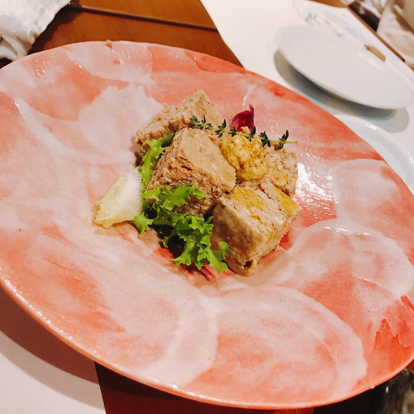 激ウマ肉魚 個室 熟成肉と熟成魚 こなれ 梅田店 梅田 砂場食堂とインコ