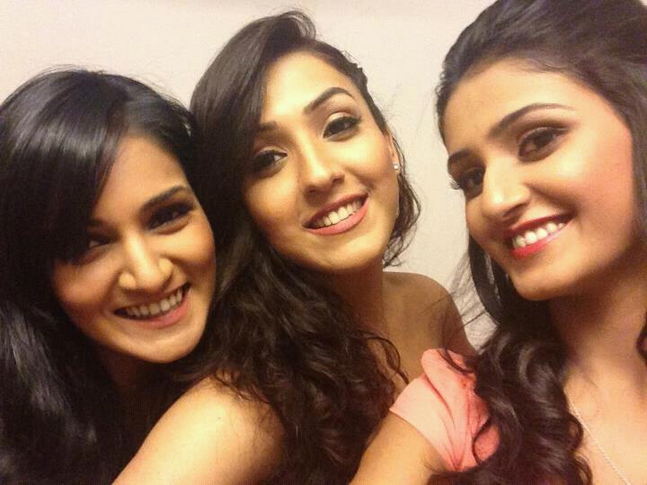 Singer Neeti Mohan (Middle) with her Younger Sisters Mukti Mohan (Left) & Shakti Mohan (Right) | Singer Neeti Mohan Family Photos | Real-Life Photos