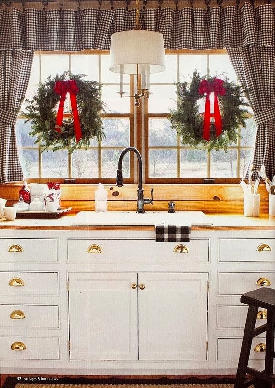 FOCAL POINT STYLING CHRISTMAS KITCHEN DECORATING IDEAS 