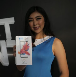 Harga Resmi Handphone Vivo V7+ Terbaru