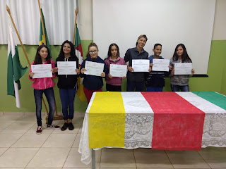 Colégio Estadual Marumbi entrega certificados do 1º Ano de Espanhol 2018