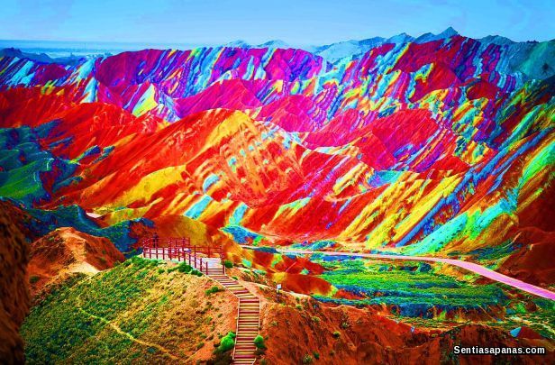 Rainbow Mountain China