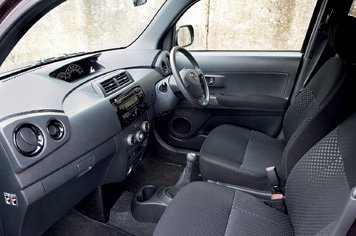 2008 Daihatsu Materia 1.5L - interior view