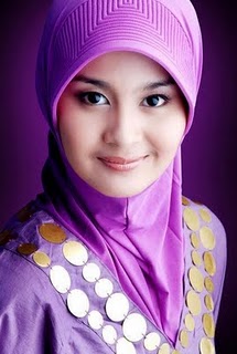 GAMBAR CEWEK CANTIK BERHIJAB ARTIS BERJILBAB 