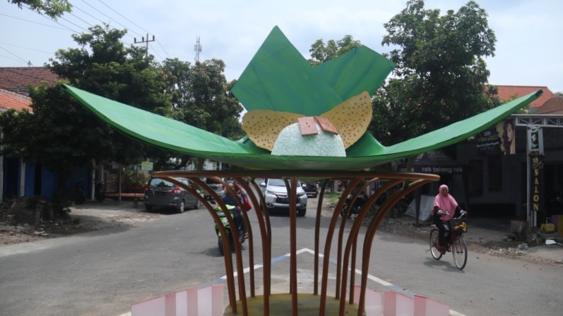 Tugu Pecel Nganjuk Kertosono