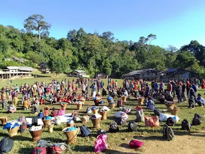 At least 274 Chin-Kuki people fled to Mizoram’s Lawngtlai district from the Chittagong Hill Tracts in Bangladesh in the face of an alleged offensive by the Bangladesh Army against an armed group of the community.