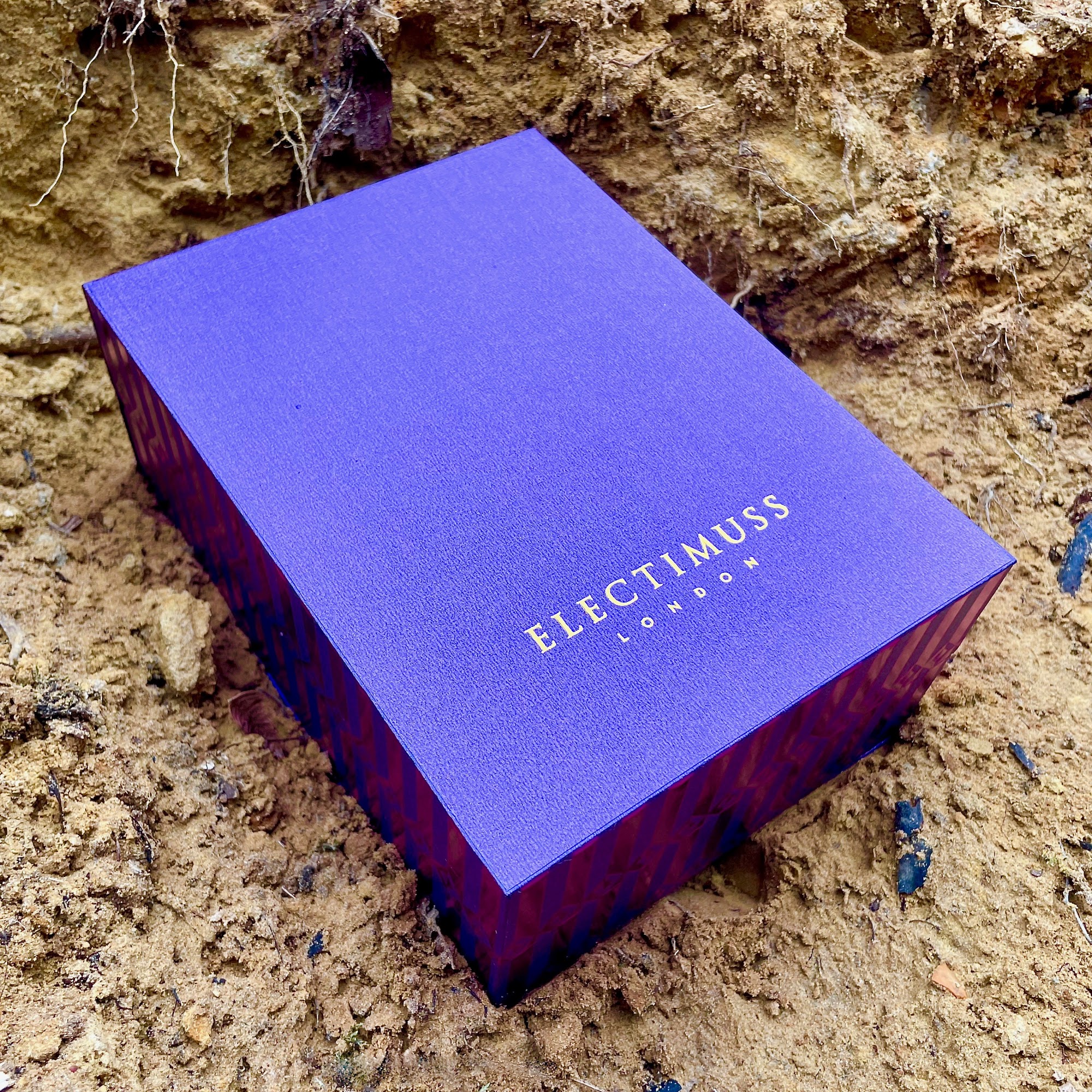 The box for the Gladiator Oud perfume from Electimuss created by Julien Rasquinet