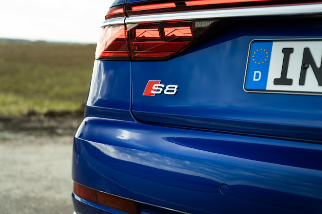 مثال للأناقة: نظرة فاحصة على Audi S8