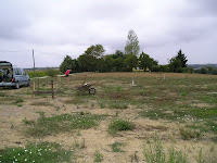 Construction d'une maison à la brouette.