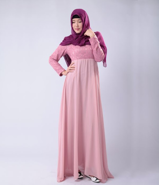 Hijab Style With Minimalist and Simple Dress.