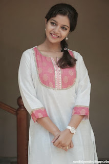 Swathi Dixit Latest Beautyfull Cute Photoshoot Gallery