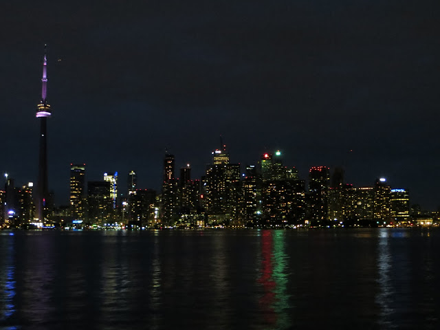 Toronto skyline at night