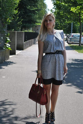 abito pomarance.name abito bianco e nero outfit bianco e nero abbinamenti bianco nero how to wear black and white printed dress outfit giugno 2015 outfit estivi mariafelicia magno fashion blogger color block by felym fashion blog italiani fashion blogger italiane outfit estivi summer outfits june outfit 