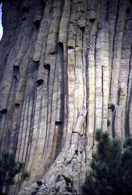 The-Most-Famous-And-Scary-Devil-Tower-06