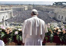 Pope and a crowd