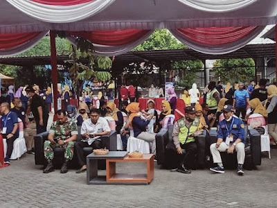 jalan sehat dan bazar. Dalam hal ini sekaligus melakukan sosialisasi