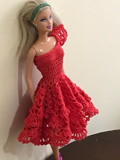 Vestido de crochê com leques para Barbie por Pecunia Milliom 2
