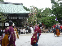 白峯神宮には代々「精大明神（けまりの神）」を祀った地主社がある