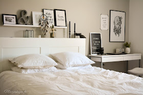 makuuhuone sisustus skandinaavinen jysk valkoinen sänky taulu