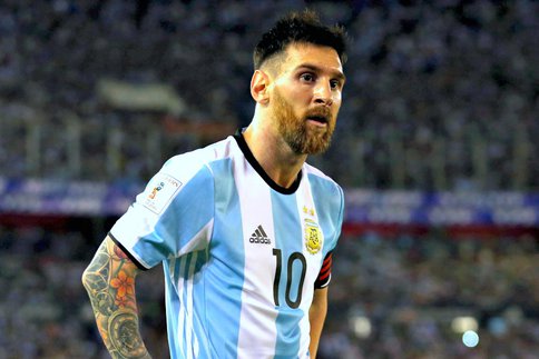 Messi a Un Revolver Sur La Tempe