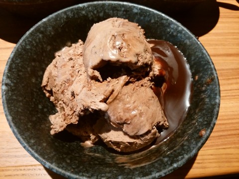 ガトーショコラアイス＋チョコレートソース 熟成焼肉いちばん八尾店