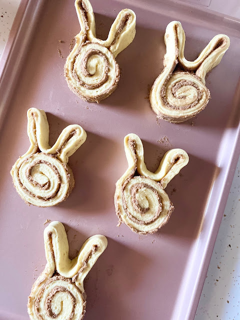 Easter Bunny Cinnamon Rolls (Pillsbury)