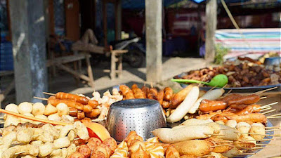 Ragam Kuliner Lokal Manjakan Tamu MTQ Sumbar di GOR Rimbo Tangah 