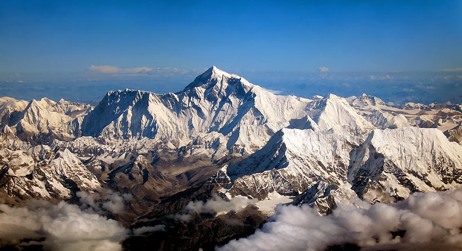 Mount Everest (Czomolungma) - najwyższa góra nad poziomem morza