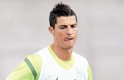 Ronaldo Hair 2012 on Cristiano Ronaldo  Cristiano Ronaldo Hairstyle 2012